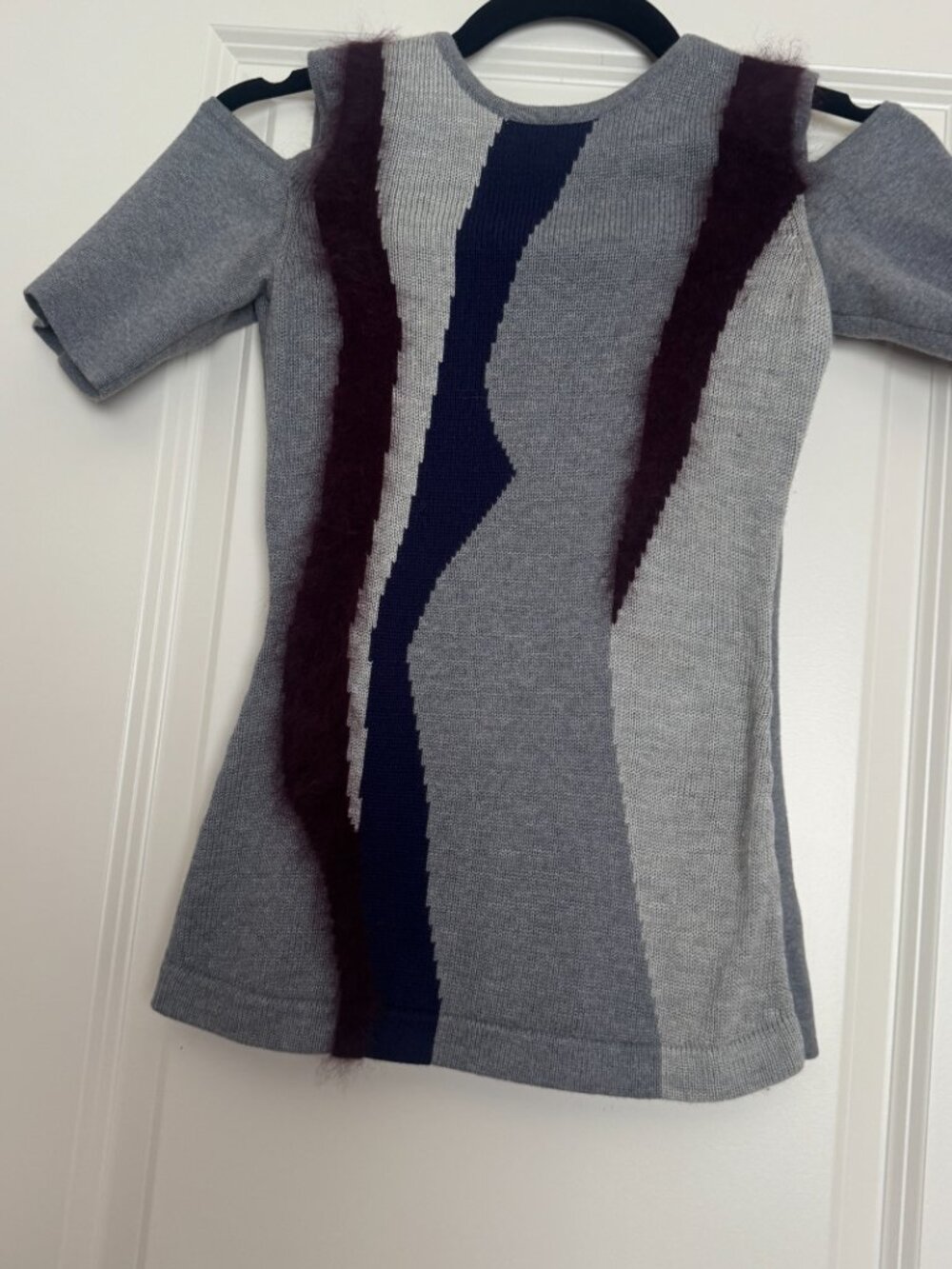 Yigal Azrouel Gray Cold Shoulder Colorblock Sweater Navy Maroon Stripe S